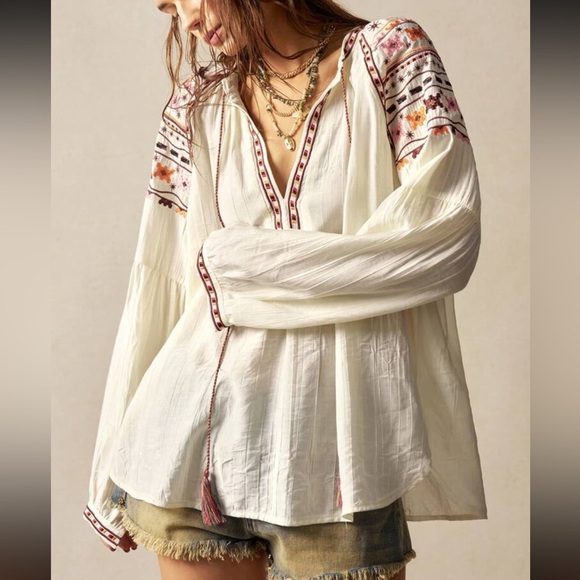 Boho floral embroidered western blouse - Picture 2 of 8